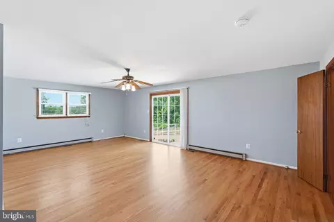 Living - 15701 Bald Eagle School Rd, Brandywine, MD 20613 photo 4 of 4