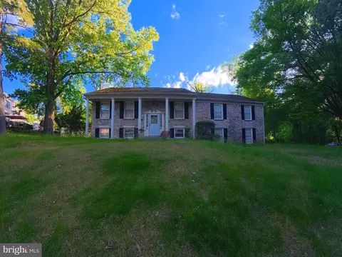 11801 Fairgreen Ln, Marlboro, MD 20772