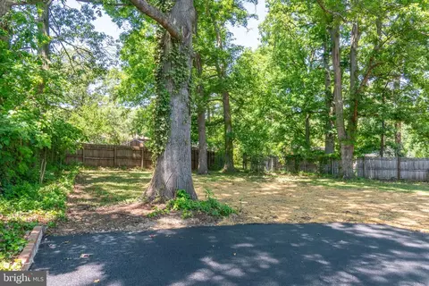 Exterior - 9208 Lanham Severn Rd, Lanham, MD 20706 photo 3 of 4