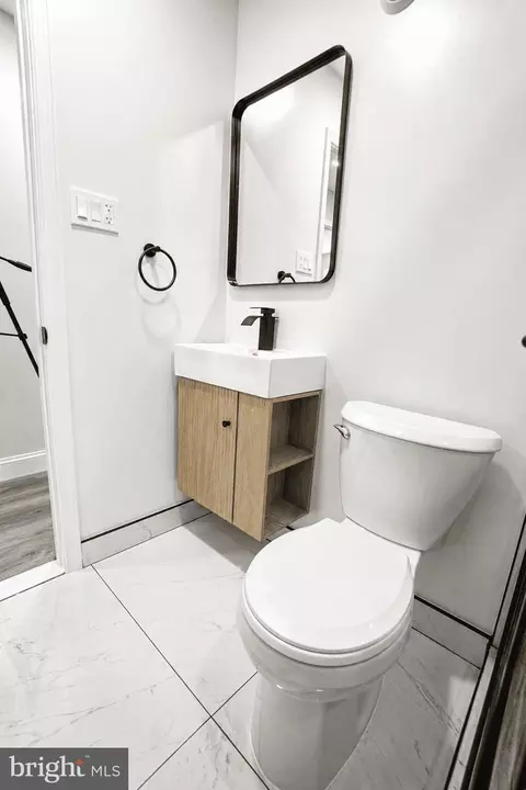 Bath - 6308 Barrs Ln, Lanham, MD 20706 photo 5 of 8