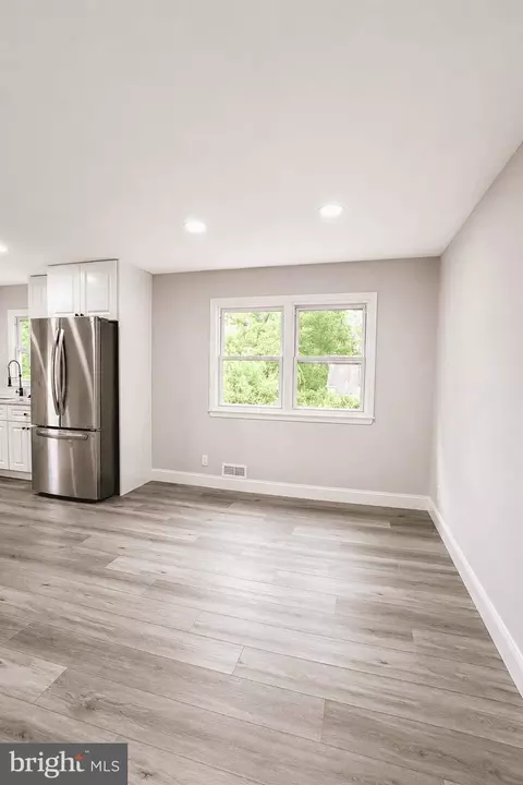 Living - 6308 Barrs Ln, Lanham, MD 20706 photo 4 of 5