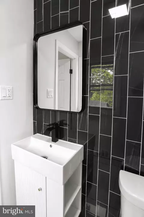 Bath - 6308 Barrs Ln, Lanham, MD 20706 photo 3 of 8