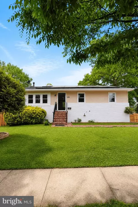 Exterior - 6308 Barrs Ln, Lanham, MD 20706 photo 2 of 6