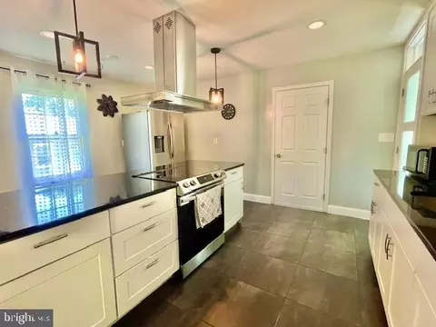 Kitchen - 5502 Belva Pl, Lanham, MD 20706 photo 4 of 9