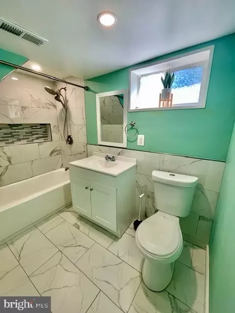 Bath - 5502 Belva Pl, Lanham, MD 20706 photo 2 of 4