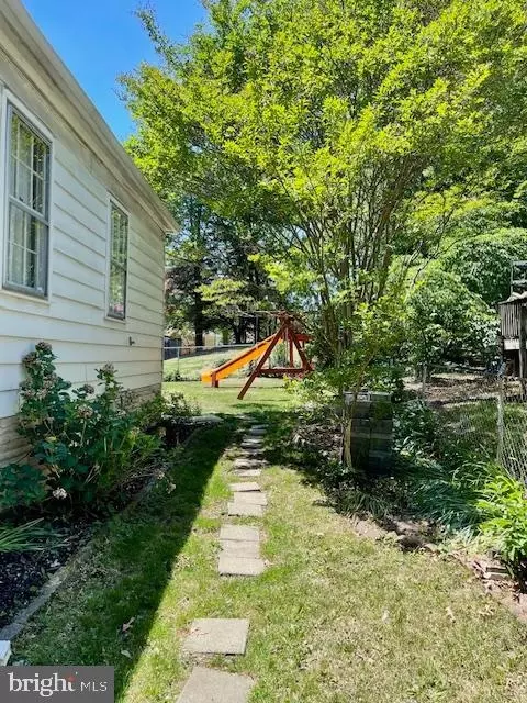Exterior - 5502 Belva Pl, Lanham, MD 20706 photo 3 of 10