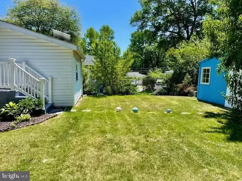 Exterior - 5502 Belva Pl, Lanham, MD 20706 photo 5 of 10