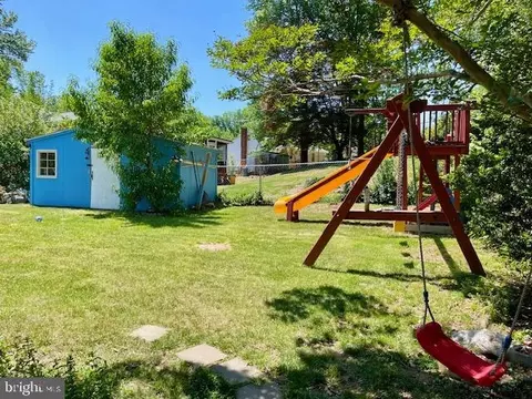 Exterior - 5502 Belva Pl, Lanham, MD 20706 photo 4 of 10