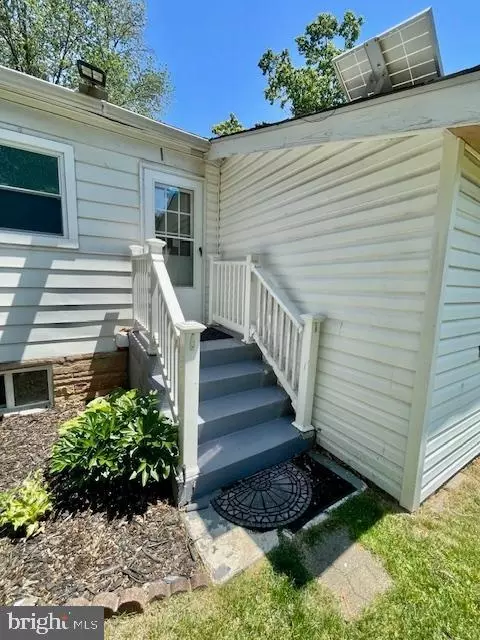 Exterior - 5502 Belva Pl, Lanham, MD 20706 photo 6 of 10
