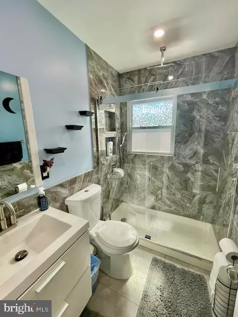 Bath - 5502 Belva Pl, Lanham, MD 20706 photo 1 of 4