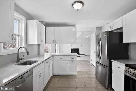 Kitchen - 6504 Walker Branch Dr, Laurel, MD 20707 photo 2 of 2