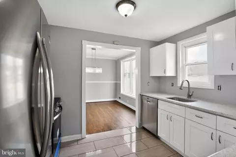 Entry Way - 6504 Walker Branch Dr, Laurel, MD 20707 photo 1 of 4