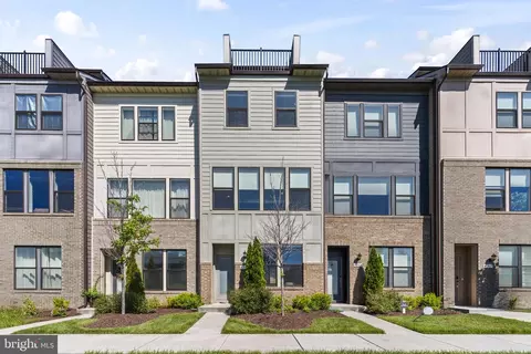 4963 Vista Green Ln, Lanham, MD 20706