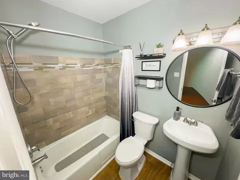 Bath - 8028 Sandy Spring Rd, Laurel, MD 20707 photo 2 of 3
