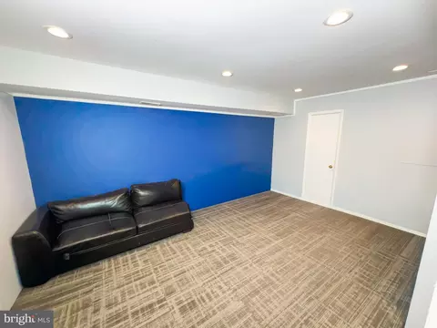 Living - 8028 Sandy Spring Rd, Laurel, MD 20707 photo 5 of 7