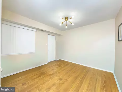 Living - 8028 Sandy Spring Rd, Laurel, MD 20707 photo 3 of 7
