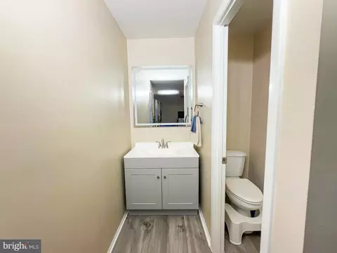 Entry Way - 8028 Sandy Spring Rd, Laurel, MD 20707 photo 1 of 2