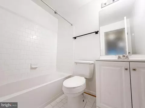 Bath - 15513 Kennett Square Way, Brandywine, MD 20613 photo 2 of 6