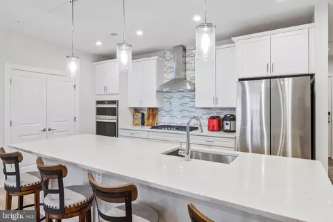 102 Saint Ives Pl, Oxon Hill, MD 20745