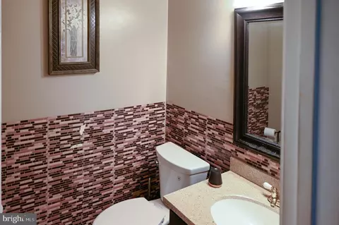 10324 Broom Ln, Lanham, MD 20706 photo 13