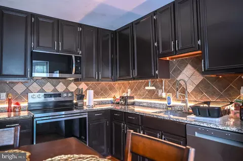 10324 Broom Ln, Lanham, MD 20706 photo 11