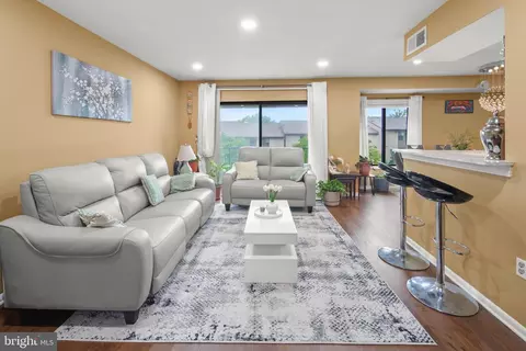 6946 Hanover Pkwy #301, Greenbelt, MD 20770