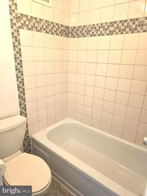 Bath - 1836 Metzerott #1704, Adelphi, MD 20783 photo 3 of 3