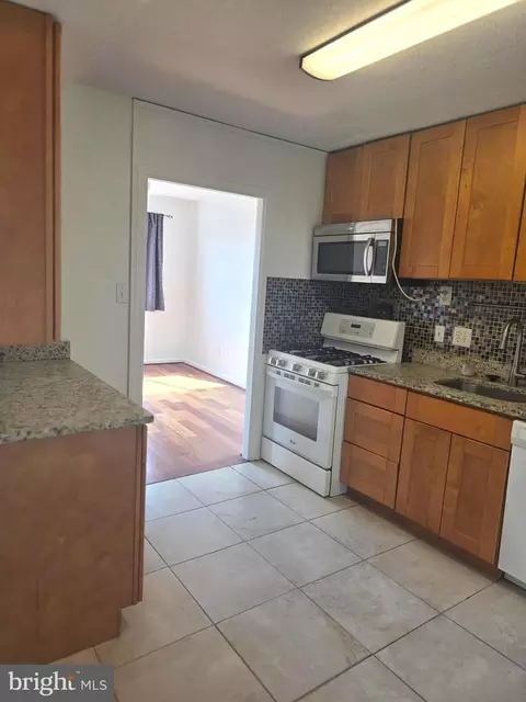 Kitchen - 1836 Metzerott #1704, Adelphi, MD 20783 photo 3 of 4