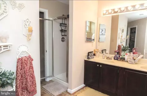 Bath - 14508 Delcastle Dr, Bowie, MD 20721 photo 1 of 6