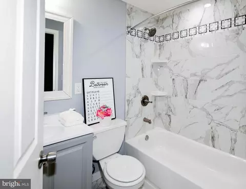 Bath - 620 8th St, Laurel, MD 20707 photo 4 of 5