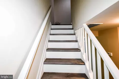 Entry Way - 620 8th St, Laurel, MD 20707 photo 5 of 7