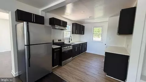 Entry Way - 8626 Leslie Ave, Lanham, MD 20706 photo 4 of 11