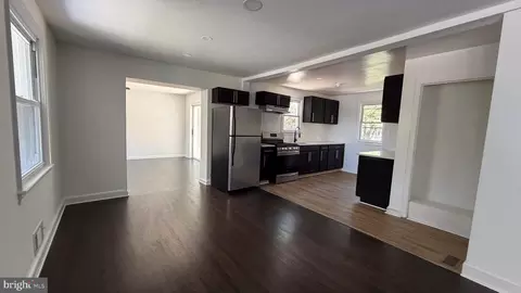 Entry Way - 8626 Leslie Ave, Lanham, MD 20706 photo 3 of 11