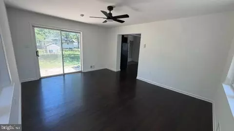 Living - 8626 Leslie Ave, Lanham, MD 20706 photo 1 of 4