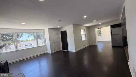 Living - 8626 Leslie Ave, Lanham, MD 20706 photo 3 of 4
