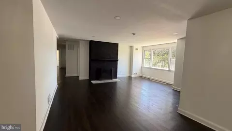 Living - 8626 Leslie Ave, Lanham, MD 20706 photo 2 of 4