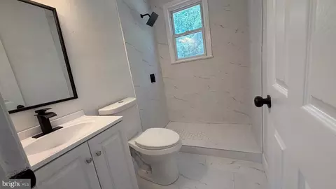 Entry Way - 8626 Leslie Ave, Lanham, MD 20706 photo 9 of 11