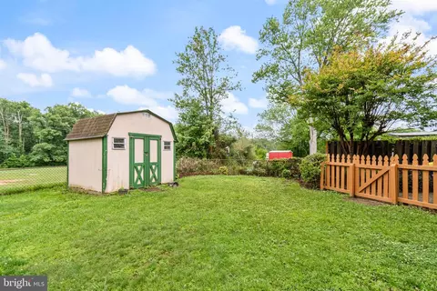 Exterior - 6510 100th Ave, Lanham, MD 20706 photo 5 of 7