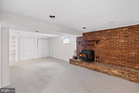 Living - 6510 100th Ave, Lanham, MD 20706 photo 5 of 5