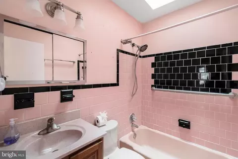 Bath - 6510 100th Ave, Lanham, MD 20706 photo 2 of 3