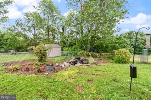 Exterior - 6510 100th Ave, Lanham, MD 20706 photo 4 of 7