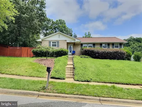 7610 Harpers Dr, Fort Washington, MD 20744