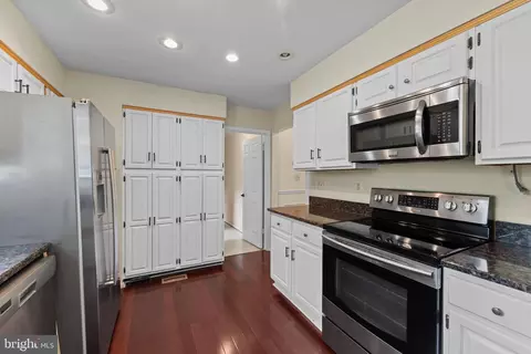 Entry Way - Undisclosed, Bowie, MD 20720 photo 3 of 4