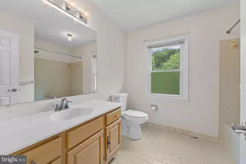 Bath - Undisclosed, Bowie, MD 20720 photo 4 of 4