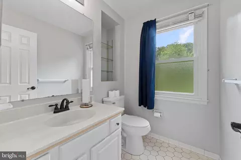 Bath - Undisclosed, Bowie, MD 20720 photo 1 of 4