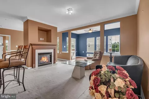 14000 New Acadia Ln #308, Marlboro, MD 20774
