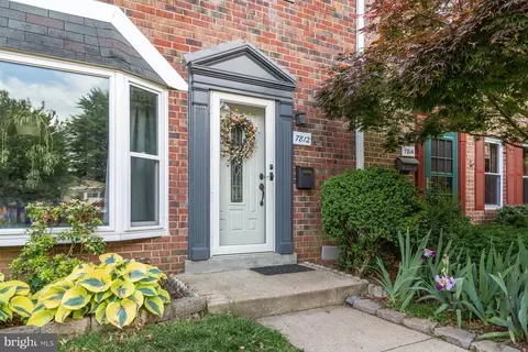 7812 Lakecrest Dr, Greenbelt, MD 20770