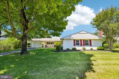 4015 Woodrow Ln, Bowie, MD 20715