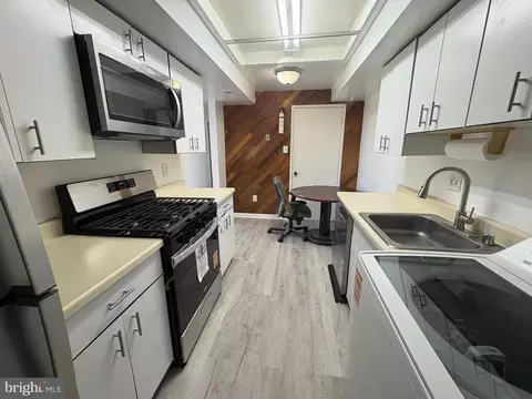 10241 Prince Pl #27-203, Marlboro, MD 20774