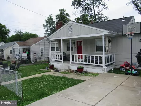 401 70th St, Capitol Heights, MD 20743